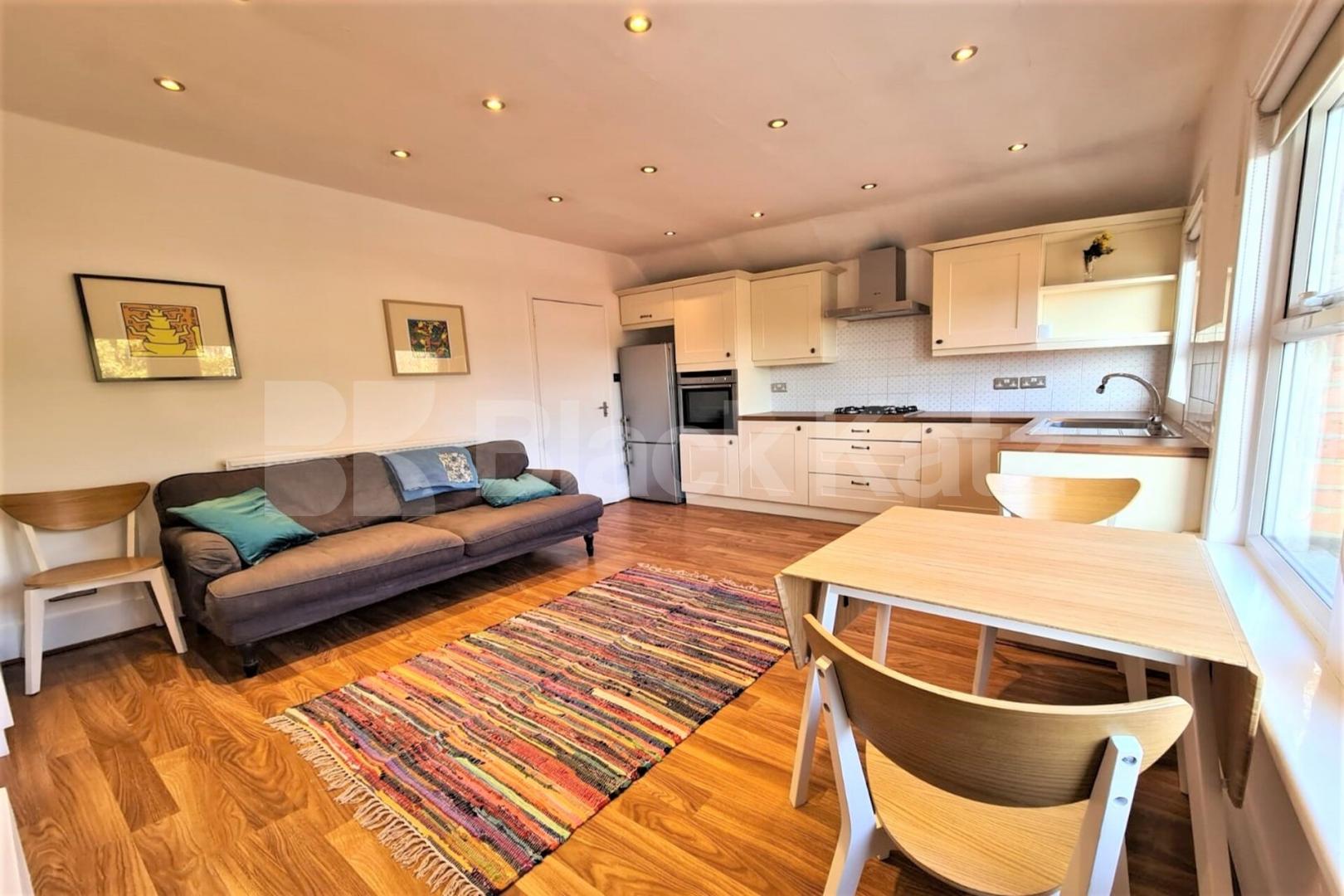 Top floor modern 1 bedroom property only a short walk away from Archway Station  Archway Road, Archway